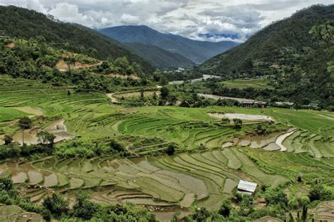 A Bhutan Travel Itinerary for 2-weeks - UNCONVENTIONAL AND VIVID