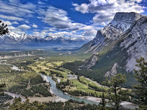 Summit of Tunnel Mountain, Banff, Alberta 4048×3036 : r/EarthPorn