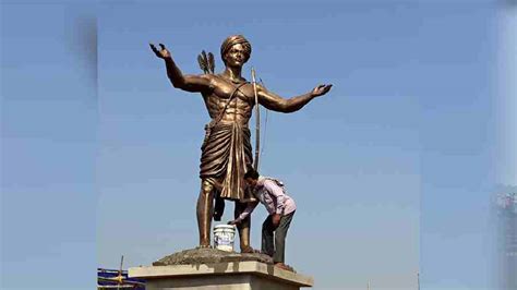 Amit Shah | Birsa Munda statue to correct Amit Shah in Bankura - Telegraph India