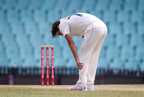 Sean Abbott appears to be in some discomfort | ESPNcricinfo.com