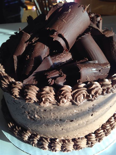 Chocolate curls | Chocolate, Chocolate curls, Desserts