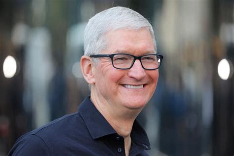 Apple CEO Tim Cook is taking a 40 percent pay cut in 2023 | Engadget