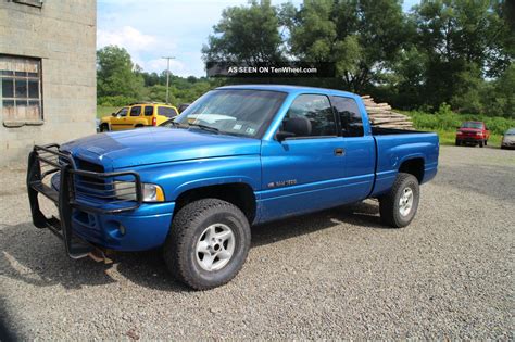 2001 Dodge Ram 1500 Sport Extended Cab Pickup 4 - Door 5. 2l 4x4 Inspected