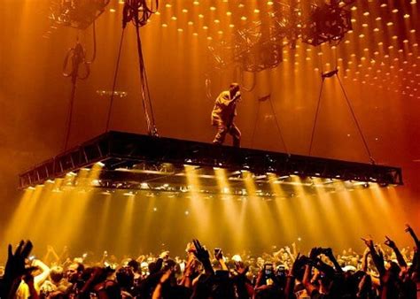 Kanye West Calls Out Drake, Jay Z, Beyoncé And More In Lengthy Concert ...