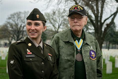 DVIDS - Images - 34th Infantry "Red Bull" Division Monument Dedication at Fort Snelling [Image 1 ...