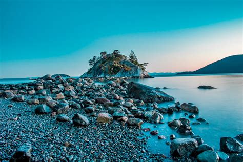 Rocks on Seashore · Free Stock Photo