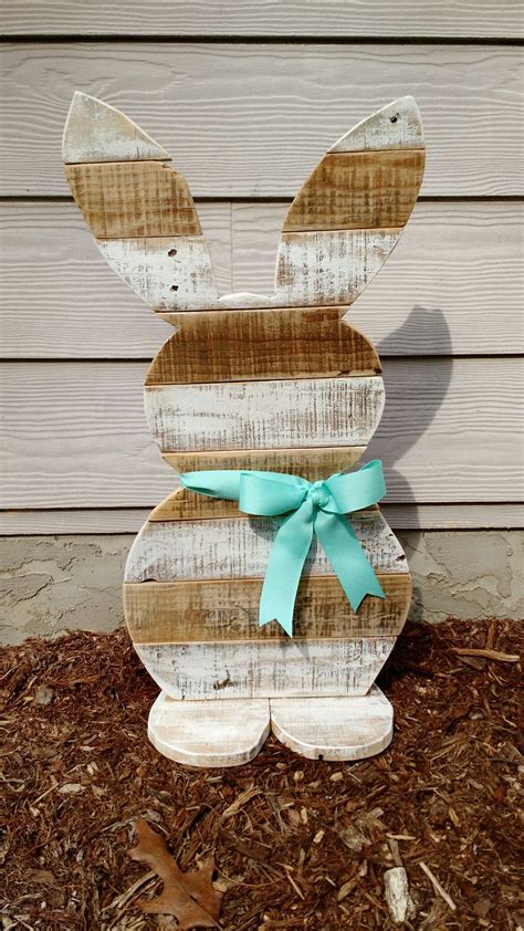 Bunny made from pallet wood. | Easter craft projects, Easter diy ...