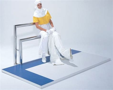 How to Make the Most of Your Cleanroom Gowning Space - Terra Universal Blog