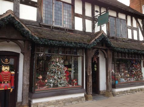 The Christmas shop opposite Shakespeare's house in Stratford upon Avon. | Stratford upon avon ...