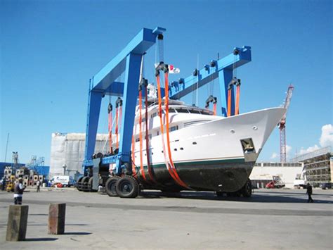 Marine Boat Hoist - Boat Travel Lift - Boat Handling Equipment