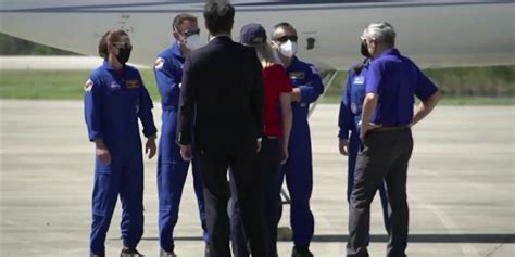 Crew arrives at Kennedy Space Center | Myanmar International TV