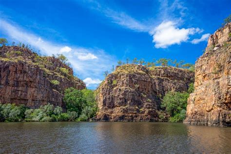 Cruising Katherine Gorge In Nitmiluk National Park | NOMADasaurus