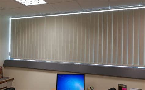 Office blinds and commercial building / MTM curtains