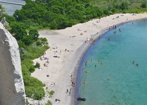 A Quick Day-Trip from Toronto to the Beautiful Scarborough Bluffs - The Full-Time Tourist ...