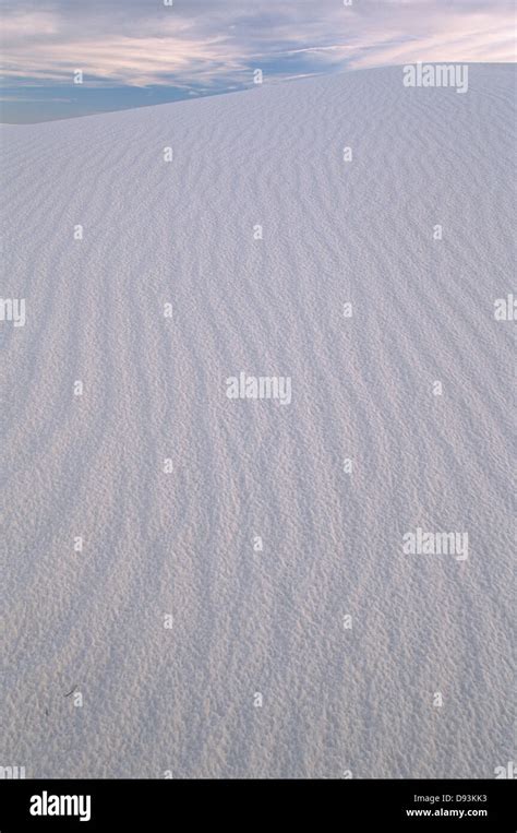 Ripple marks on sand dune Stock Photo - Alamy