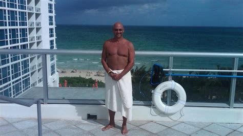 Terry Francona Allegedly Sent Shirtless Picture To Some Guy's Girlfriend - CBS Chicago