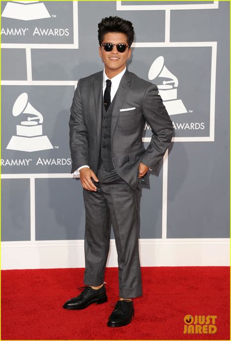 Bruno Mars - Grammys 2012 Red Carpet: Photo 2628168 | 2012 Grammy ...