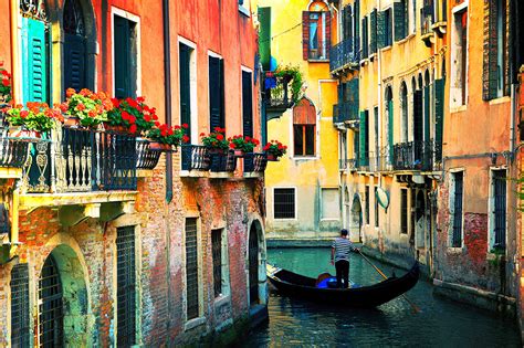 Venice, Italy - Flowers Gondolier - Frederico Domondon