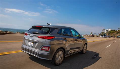 EV Comparison: Kia Niro Plug-in vs. Hyundai Kona Electric | Cartelligent