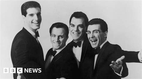 Tommy DeVito: Four Seasons founding member dies aged 92 - BBC News