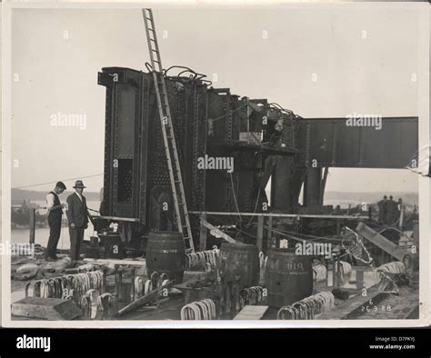 Sydney Harbour Bridge construction Stock Photo - Alamy