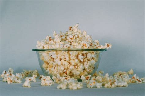 Can Guinea Pigs Eat Popcorn? (Serving Size, Hazards & More)