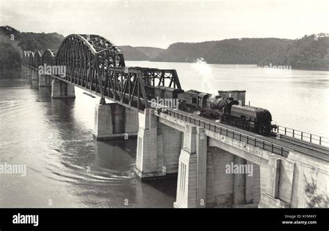 Hawkesbury river bridge hi-res stock photography and images - Alamy