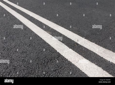 Double White Lines Stock Photos & Double White Lines Stock Images - Alamy