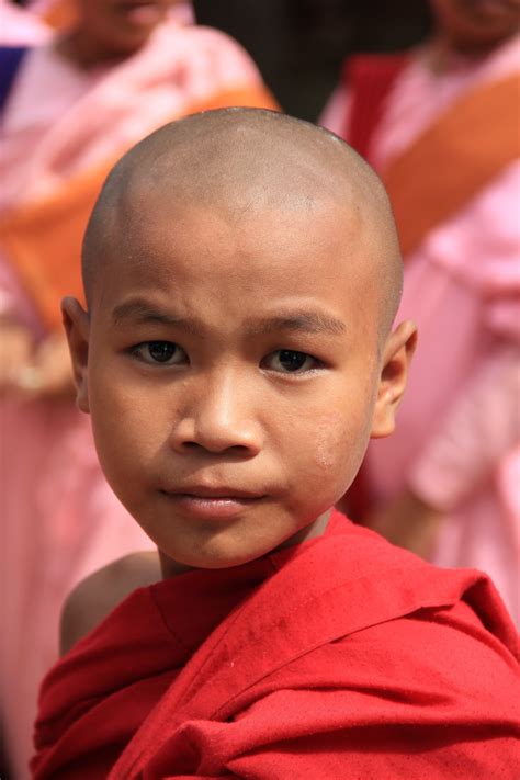 Fotos gratis : persona, gente, retrato, rojo, monje, budismo, niño, expresión facial, peinado ...