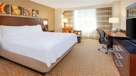 Downtown Milwaukee Hotels near Lake Michigan | Milwaukee Marriott Downtown