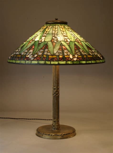 10 secretss of Tiffany antique lamps - Warisan Lighting