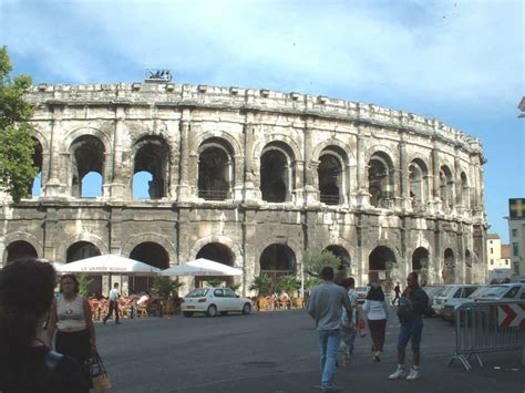 TOP WORLD TRAVEL DESTINATIONS: Nîmes, France