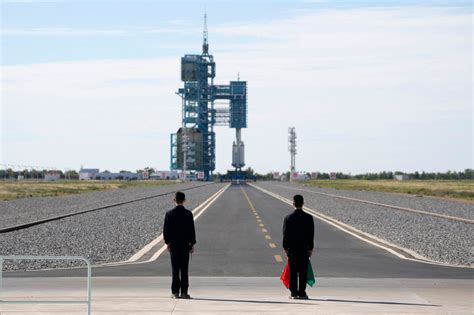 China Maps Out Plans to Put Astronauts on the Moon and on Mars - The ...