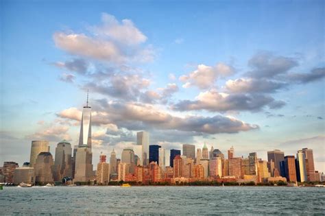 Premium Photo | Manhattan skyline at sunset