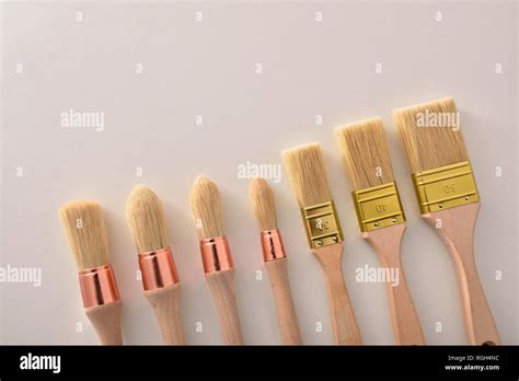 Paint brush sizes hi-res stock photography and images - Alamy