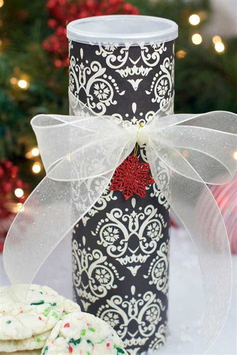 Pringles Can Crafts For The Holidays - Rustic Crafts & DIY