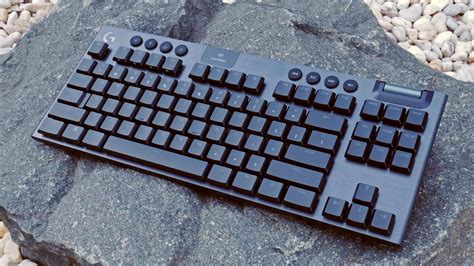 Logitech G915 TKL Review: Skinny but Solid – Review Geek