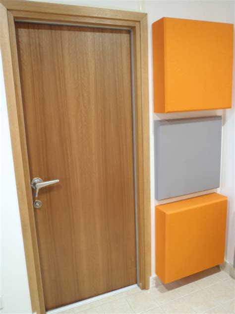 How to soundproof bedroom and apartment door