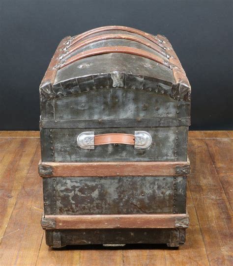 Antique American Curved Trunk, 1870 for sale at Pamono | Antique ...