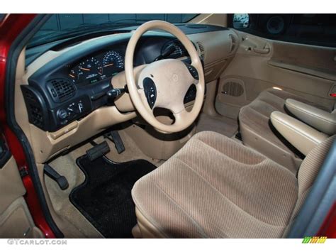 Beige Interior 1996 Dodge Grand Caravan ES Photo #41644907 | GTCarLot.com