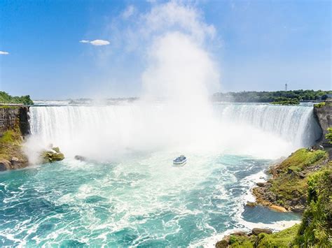 10 of Canada's Best Tourist Attractions | Reader's Digest Canada