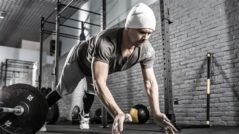 7 Powerful Benefits of Plyometric Push-Ups to Help You Go Higher, Further, Faster | BarBend