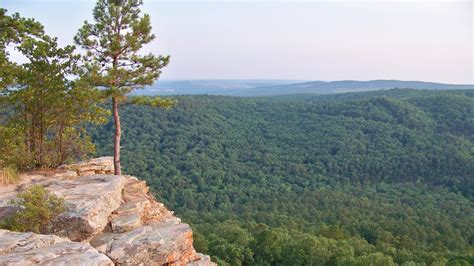 You’ll Love Exploring These Arkansas State Parks - Getaway Couple