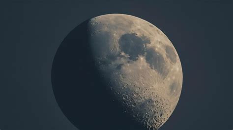 Premium Photo | Closeup shot of the waxing gibbous moon with visible ...