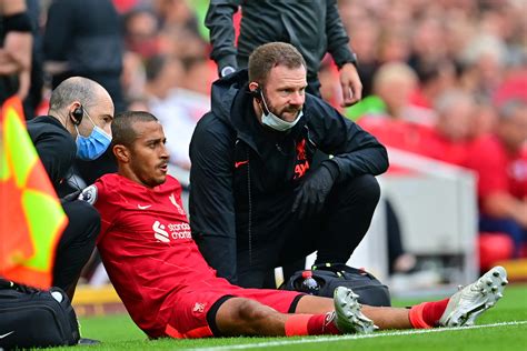 Thiago injury: Liverpool midfielder ruled out of Man City clash after ...