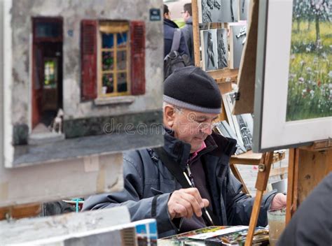 Painter in Place Du Tertre Paris Editorial Stock Image - Image of ...