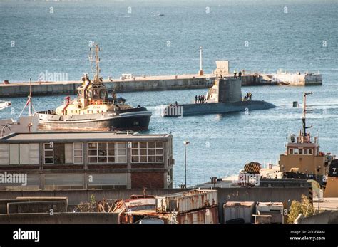 Submarine Entering Dock Simons Town Tugboat Attendance July 20 High ...