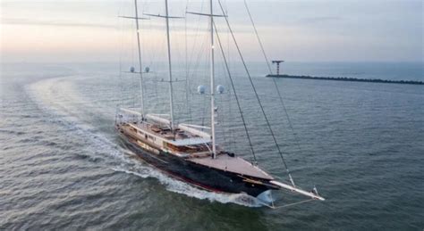 Jeff Bezos received Koru - the tallest sailing yacht in the world ...