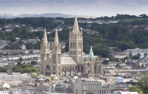 Best Things to do in Truro (Learn about Cornish culture!)