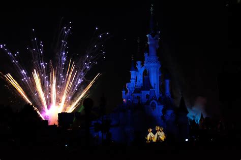 2560x1440 wallpaper | disneyland fireworks | Peakpx